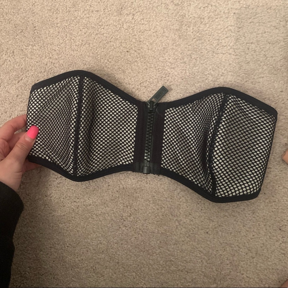 Strapless triangl top
